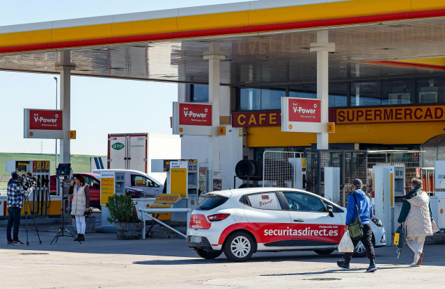 Gasolinera donde ha fallecido un policía nacional tiroteado tras abrir fuego contra los agentes que querían detenerlo