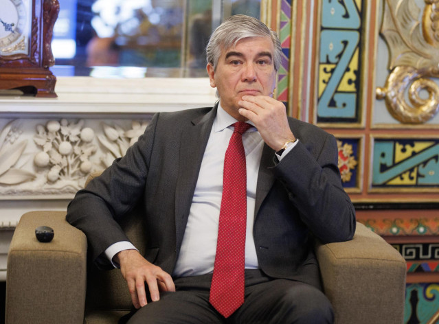 El presidente de Naturgy, Francisco Reynés, y el presidente de la Cámara de Madrid, Ángel Asensio, participan en el encuentro ‘El trilema de la energía’, en el Palacio de Santoña, a 20 de abril de 2023, en Madrid (España).