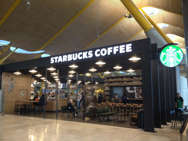 Archivo - Starbucks en  Madrid