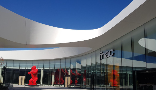 Archivo - Fachada de la tienda Fnac de Torrejón de Ardoz (Madrid).