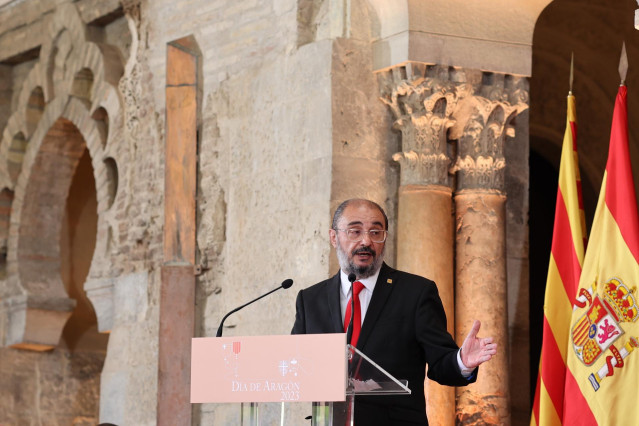 El presidente del Gobierno de Aragón, Javier Lambán, interviene en la celebración del Día de Aragón, en el Palacio de la Aljafería, a 23 de abril de 2023.