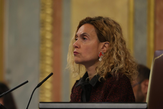 La presidenta del Congreso, Meritxell Batet, durante una sesión plenaria, en el Congreso de los Diputados, a 29 de marzo de 2023, en Madrid (España).  La ministra de Defensa comparece para explicar la ayuda militar de España a Ucrania y la decisión del Go