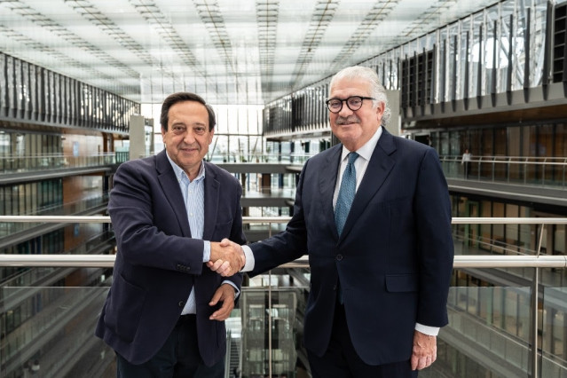 José Bogas, consejero delegado de Endesa, junto a Pedro Barato, presidente de ASAJA
