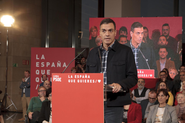 Archivo - El presidente del Gobierno, Pedro Sánchez, en un acto público de los socialistas en Logroño.