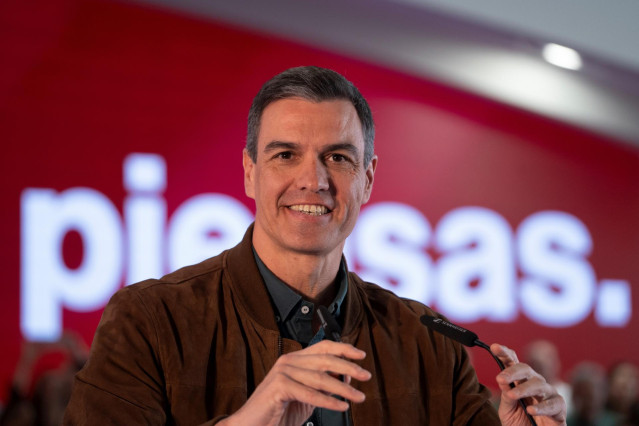 El secretario general del PSOE y presidente del Gobierno, Pedro Sánchez, interviene en la clausura de la Conferencia Municipal del PSOE, en la Ciudad de las Artes y las Ciencias, a 16 de abril de 2023, en Valencia, Comunidad Valenciana (España). La Confer