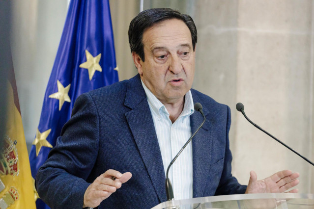 Archivo - El presidente nacional de Asaja, Pedro Barato, atiende a medios tras la reunión del Comité Asesor Agrario, en la sede del Ministerio, a 16 de febrero de 2023, en Madrid (España). Durante la reunión, el ministro de Agricultura, Pesca y Alimentaci