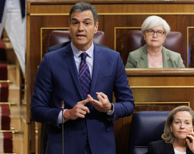 El presidente del Gobierno, Pedro Sánchez, interviene durante una sesión plenaria en el Congreso de los Diputados, a 26 de abril de 2023, en Madrid (España). Durante la sesión de control al Gobierno, se formulan preguntas relacionadas con el cese de la ex