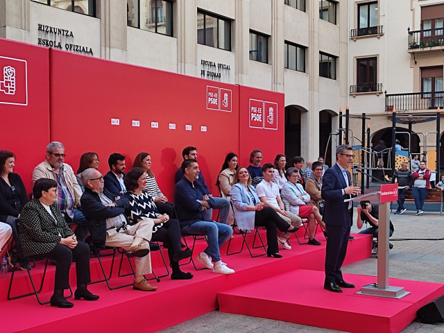 El ministro Félix Bolaños en un mitin en Getxo (Bizkaia)