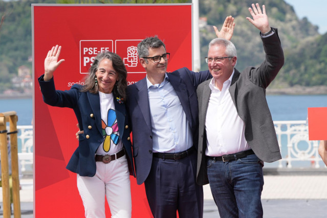 Felix Bolaños participa en un acto junto a Marisol Garmendia y José Ignacio Asensio en San Sebastián 27/04/2023.
