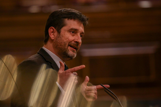 Archivo - El portavoz de Transportes de Unidas Podemos en el Congreso, Rafa Mayoral