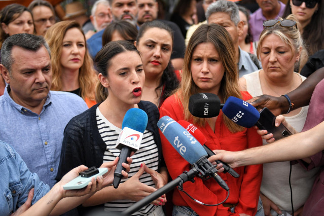 La ministra de Igualdad, Irene Montero, y la portavoz de Podemos y candidata a la Presidencia de la Comunidad de Madrid, Alejandra Jacinto