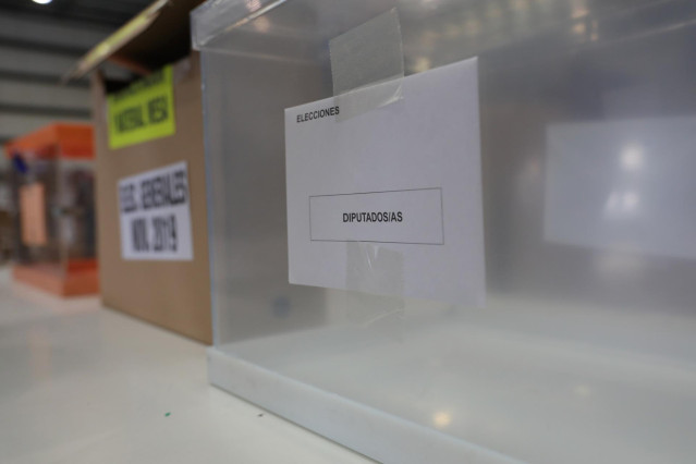 Archivo - Urna de los diputados/as, en las elecciones generales del 10N