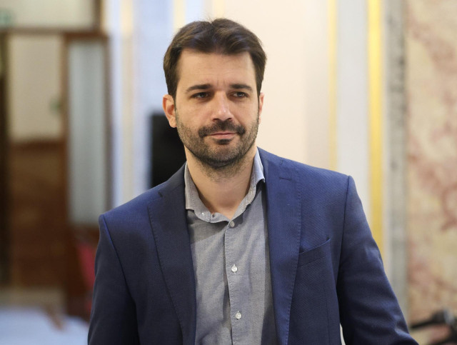 Archivo - El coportavoz de Podemos, Javier Sánchez Serna a su llegada a una reunión de la Mesa del Congreso, en el Congreso de los Diputados, a 18 de octubre de 2022, en Madrid (España).