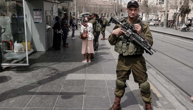 EuropaPress 5111981 april 2022 jerusalem israel idf soldiers patrol the streets at the shuk