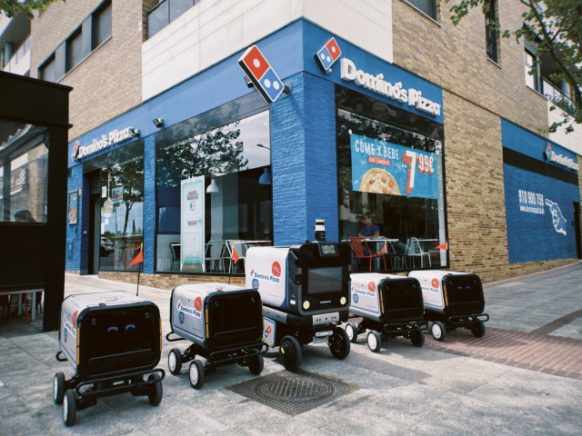 Entrega de pizza con robots autónomos