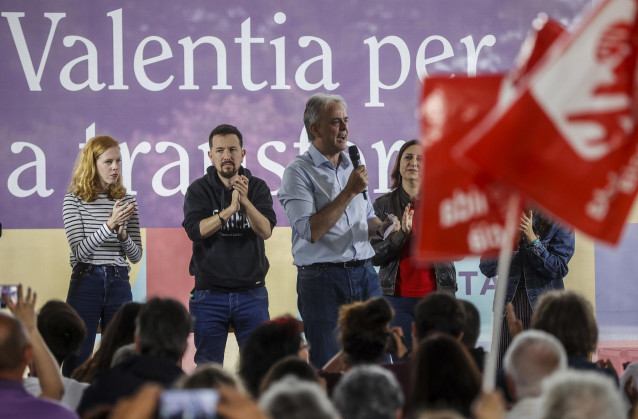 (I-D) La secretaria de Organización de Podemos y secretaria de Estado para la Agenda 2030, Lilith Vestrynge; el exvicepresidente del Gobierno y exlíder de Podemos Pablo Iglesias y el vicepresidente segundo del Consell y candidato de Unides Podem-EUPV a la