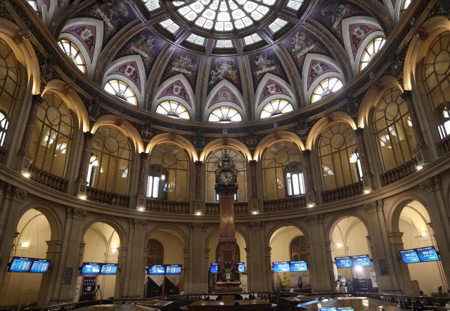 Archivo - Vista general del Palacio de la Bolsa en Madrid (España).