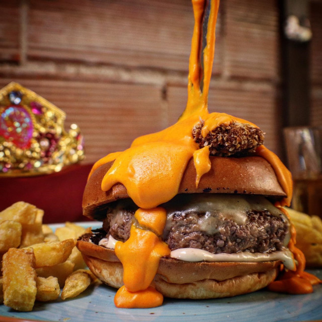 Archivo - Hamburguesa de Toro Burger