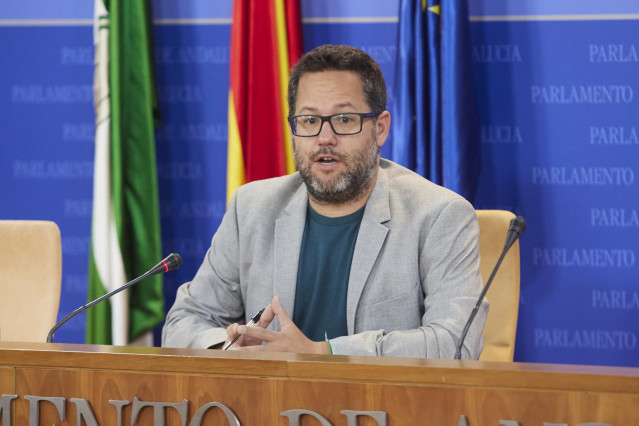 El portavoz del Grupo Mixto-AdelanteAndalucía, José Ignacio García, durante la ronda de ruedas de prensa de portavoces de los grupos parlamentarios con motivo de la reunión de la Mesa y de la Junta de Portavoces en el Parlamento de Andalucía, a 31 de mayo