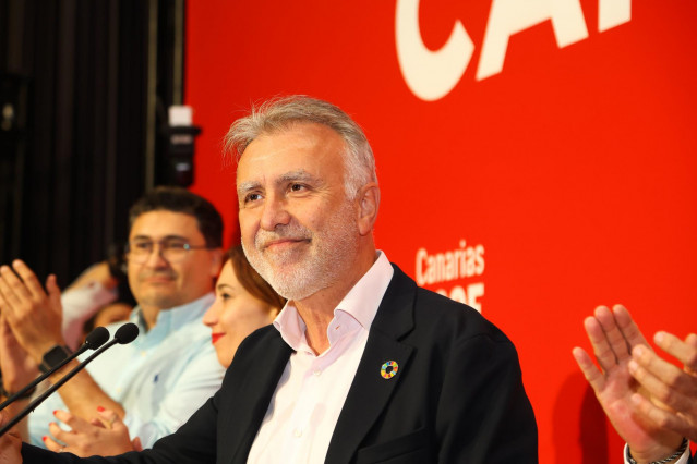 El secretario general del PSOE Canarias y presidente del Gobierno de Canarias y candidato a la reelección, Ángel Víctor Torres, durante el seguimiento de la jornada electoral en la sede del PSOE Canarias, a 28 de mayo de 2023, en Las Palmas de Gran Canari