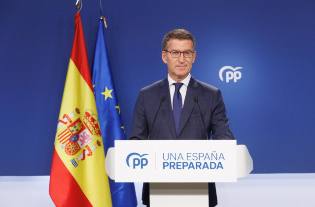 El presidente del PP, Alberto Núñez Feijóo, durante una rueda de prensa en la sede nacional del Partido Popular, en la calle Génova, a 29 de mayo de 2023, en Madrid (España). La reunión tiene lugar después de que el presidente del Gobierno haya anunciado