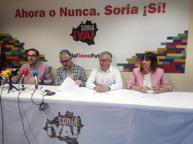 De izda a dcha, Arévalo, Vallejo, Ceña y García valoran el adelanto electoral.