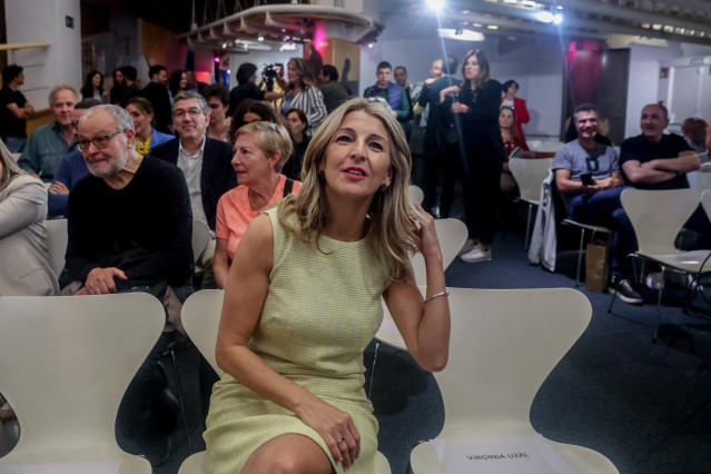 La vicepresidenta segunda, Yolanda Díaz, asiste a la presentación del libro 'Perder la gracia', de Javier Gómez Santander, Pedro Simón, Antonio Lucas y Eduardo Madina, en el Espacio Bertelsmann, a 31 de mayo de 2023, en Madrid (España).