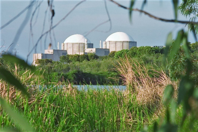 Archivo - Exteriror de la Central Nuclear de Almaraz