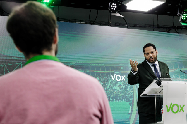 Archivo - El secretario general de Vox, Ignacio Garriga, durante una rueda de prensa