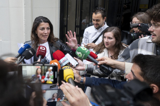 La ex dirigente de Vox Macarena Olona ofrece declaraciones a los medios en el Ministerio del Interior