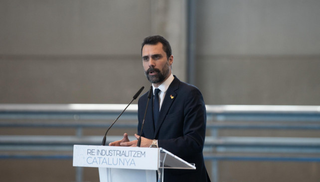 Archivo - El conseller de Empresa y Trabajo y expresidente del Parlament, Roger Torrent