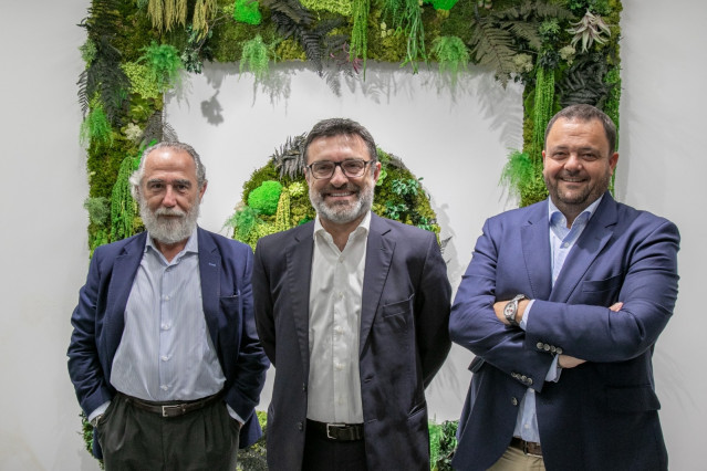 El director de Patrimonio de GuinotPrunera, Francisco Soler Freixas; el presidente, Marcel Prunera Colomer, y el consejero delegado, Jordi Tomàs Miras.
