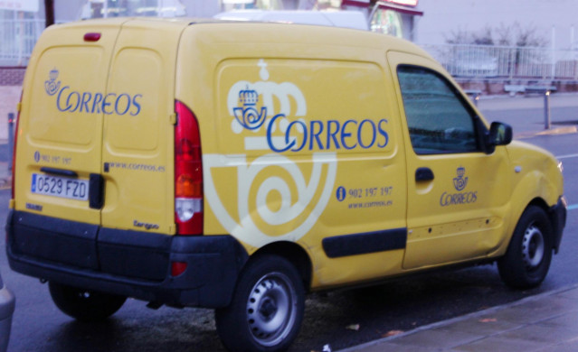 Archivo - COCHE DE CORREOS