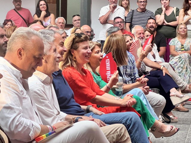 Marlaska junto a Zapatero y la exministra Bibiana Aido en el mitin de cierre de campaña en Cádiz.