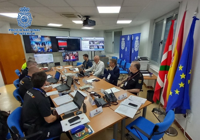 Centro de Coordinación con representantes de los diferentes cuerpos policiales para el dispositivo de seguridad desplegado con motivo de la Reunión Informal de Ministros de la UE en Bilbao