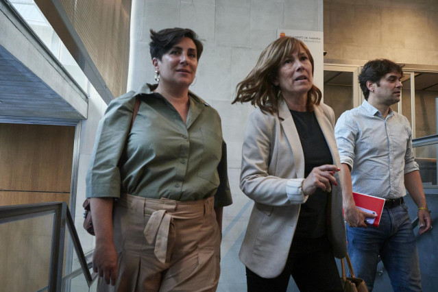 Archivo - Imagen de archivo de, Uxue Barkos, Mar&iacute;a Solana y Pablo Azcona, de Geroa Bai