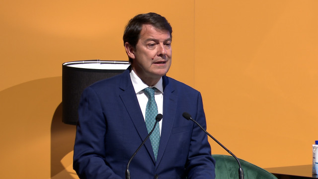 Archivo - El presidente de la Junta de Castilla y Le&oacute;n, Alfonso Fern&aacute;ndez Ma&ntilde;ueco