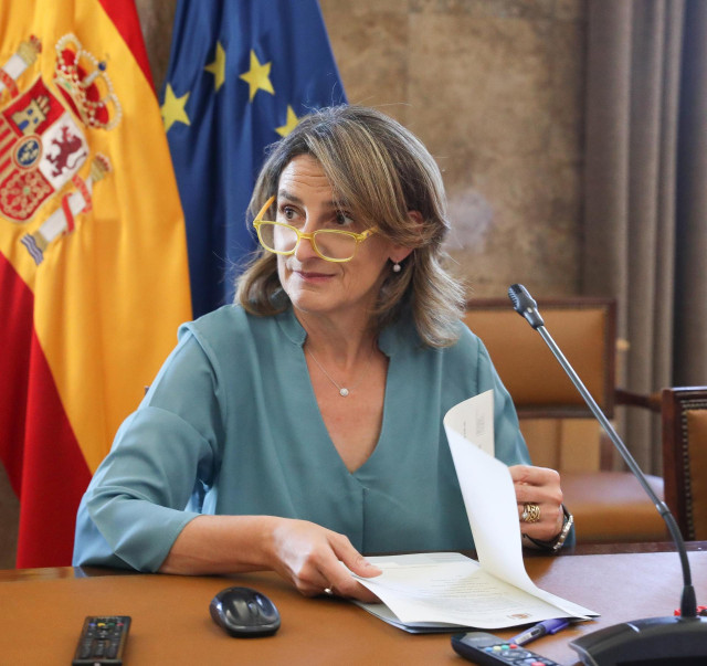 Archivo - La vicepresidenta tercera y ministra para la Transici&oacute;n Ecol&oacute;gica en funciones, Teresa Ribera