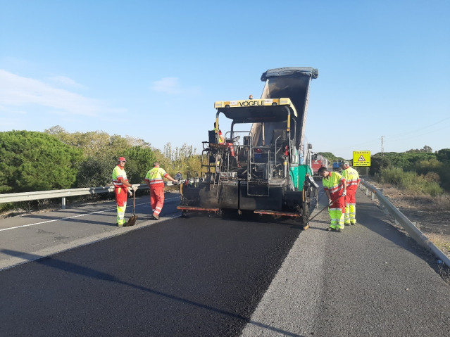El Gobierno invertir&aacute; 10,4 millones para mejorar el firme de varias carreteras en Cantabria