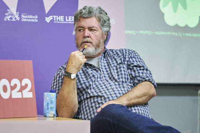 Archivo - El diputado de Unidas Podemos y coordinador de Alianza Verde, Juantxo L&oacute;pez de Uralde, durante la celebraci&oacute;n de la 'Uni de oto&ntilde;o' en la Facultad de Ciencias Pol&iacute;ticas de la Universidad Complutense de Madrid, a 5 de noviembre de 2022, en Madrid