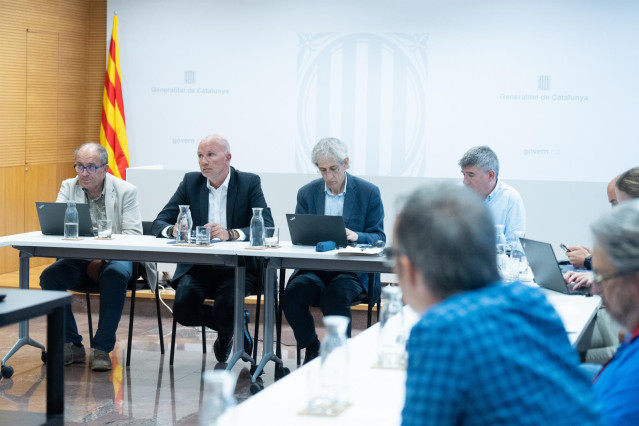 El conseller de Acci&oacute;n Clim&aacute;tica, Alimentaci&oacute;n y Agenda Rural, David Mascort, en una reuni&oacute;n de la Mesa Agraria