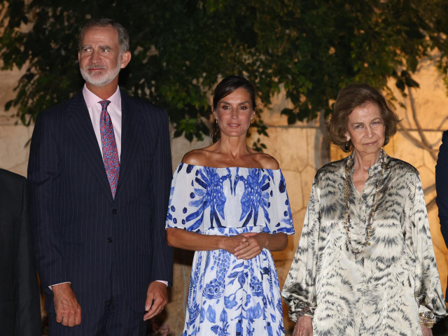 Do&ntilde;a Sof&iacute;a se une a los Reyes en Mallorca para presidir una noche memorable en el Palacio de Miravent.