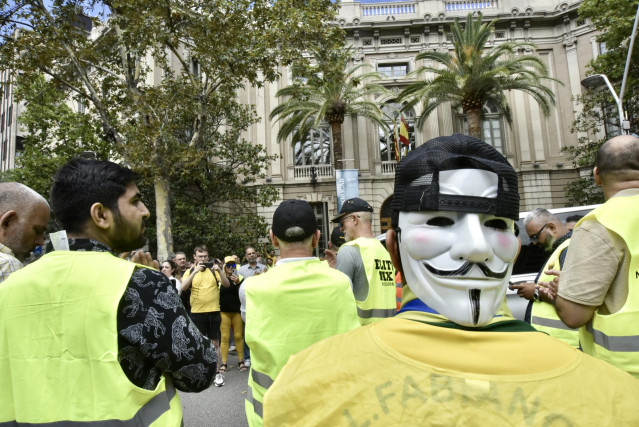 Archivo - Manifestaci&oacute;n de &Eacute;lite Taxi.