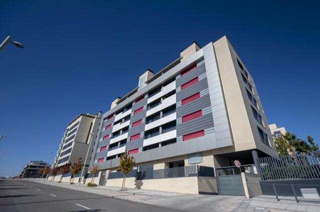 Archivo - Varios edificios de viviendas en la capital, a 27 de octubre de 2021, en Madrid, (Espa&ntilde;a).