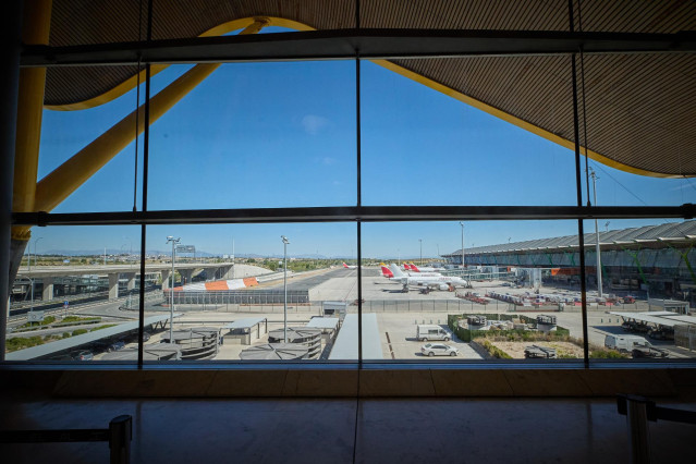 Zona de facturaci&oacute;n de la Terminal 4 del Aeropuerto Adolfo Su&aacute;rez Madrid-Barajas, a 1 de agosto de 2023, en Madrid (Espa&ntilde;a).
