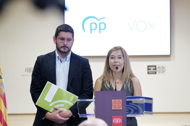 Los portavoces parlamentarios del Partido Popular y VOX en Arag&oacute;n, Ana Al&oacute;s y Alejandro Nolasco.