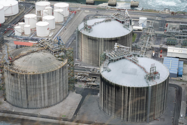 Archivo - Vista de la planta regasificadora de la Bah&iacute;a de Bizkaia Gas (BBG), a 10 de octubre de 2022, en Vizcaya, Bilbao, Pa&iacute;s Vasco (Espa&ntilde;a). BBG es una de las opciones m&aacute;s interesantes para las empresas gasistas europeas dada la estrat&eacute;gica ubicaci&oacute;n g