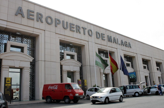 Archivo - Fachada del aeropuerto de M&aacute;laga