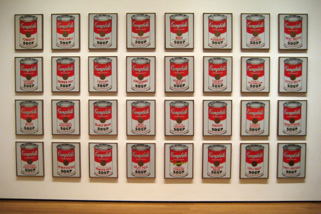Archivo - Las latas de sopa Campbell de Andy Warhol se exponen en la Galer&iacute;a Nacional de Australia en Canberra.