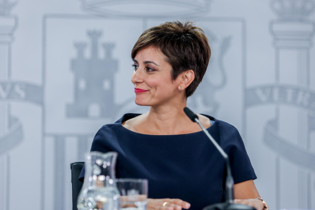 Archivo - La ministra de Pol&iacute;tica Territorial y portavoz del Gobierno, Isabel Rodr&iacute;guez, comparece en una rueda de prensa, en La Moncloa, a 6 de septiembre de 2022, en Madrid (Espa&ntilde;a). Durante la comparecencia han confirmado la aprobaci&oacute;n del reconocimien